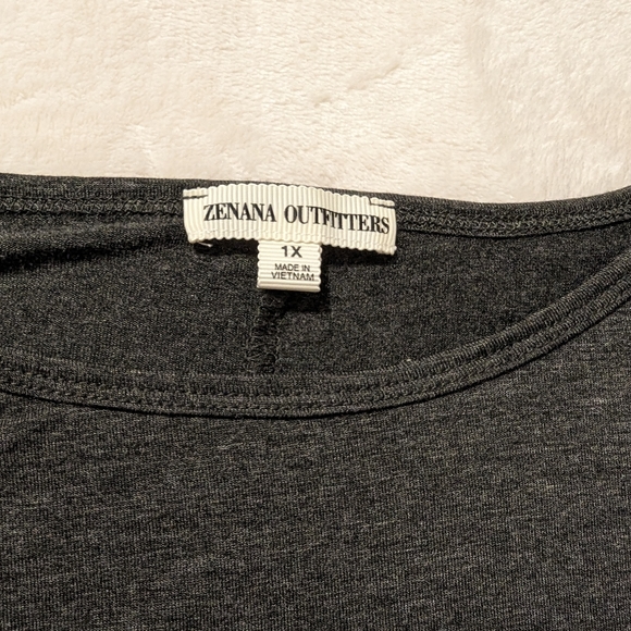✨3/$15✨ Zenana Outfitters Women's Top - Picture 7 of 7